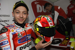 Valentino Rossi, Ducati Marlboro Team, casco speciale in onore di Marco Simoncelli