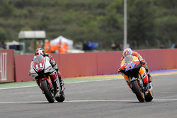 Fotofinish: Casey Stoner vor Ben Spies