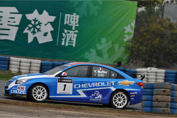 Yvan Muller, Chevrolet Cruz 1.6T, Chevrolet