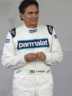 Nelson Piquet, conduce el Brabham BT49