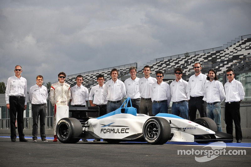 Jules Bianchi tests the Formulec EF01