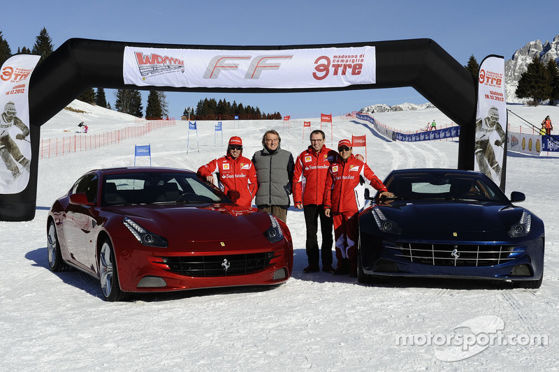 Fernando Alonso, Luca di Montezemolo, Stefano Domenicali ve Felipe Massa present yeni Ferrari FF