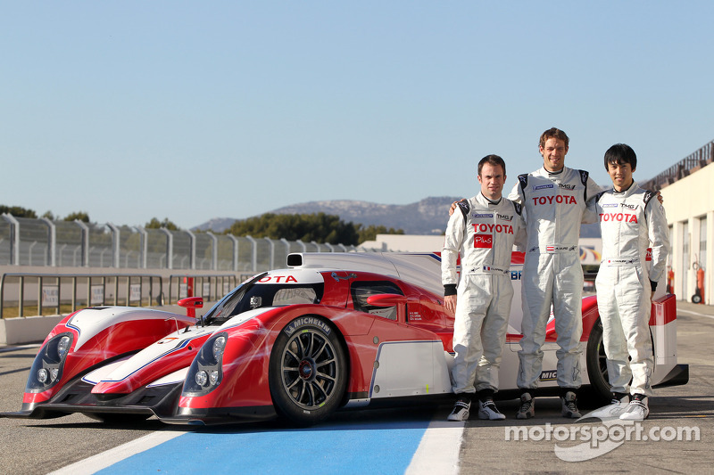 Kazuki Nakajima, Alexander Wurz, Nicolas Lapierre avec la Toyota TS030 Hybrid