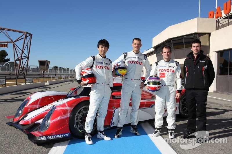 Kazuki Nakajima, Alexander Wurz, Nicolas Lapierre avec la Toyota TS030 Hybrid