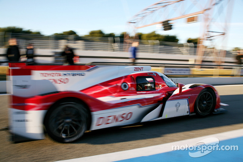 Kazuki Nakajima au volant de la Toyota TS030 Hybrid