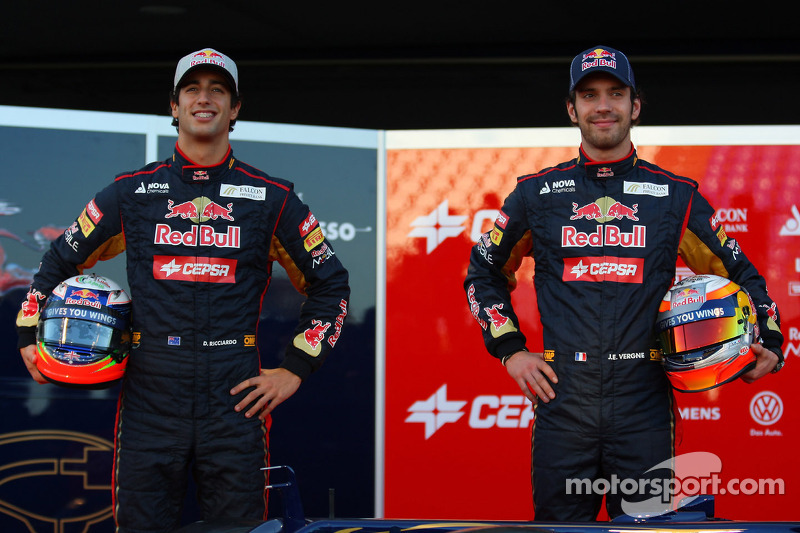 Pero a finales de 2011 dejaron de contar con ambos, y los dos tuvieron que abandonar la Fórmula 1. Toro Rosso afrontaba una nueva temporada con aire fresco en sus filas, y anunciaron a Daniel Ricciardo y Jean-Éric Vergne como nuevos pilotos para 2012.