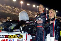 Kurt Busch, Phoenix Racing Chevrolet with his girlfriend Patricia Driscoll