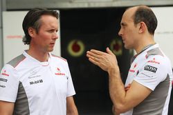 Sam Michael, Mclaren Mercedes Sporting Director with Phil Prew, Mclaren Mercedes Race Engineer