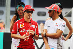 Fernando Alonso, Ferrari ve Lewis Hamilton, McLaren pilotlar geçit töreninde