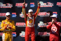 Podium: race winner Helio Castroneves, Team Penske Chevrolet, second place Scott Dixon, Target Chip 