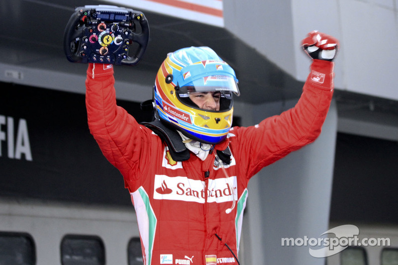 Ganador de la carrera Fernando Alonso, Scuderia Ferrari celebra