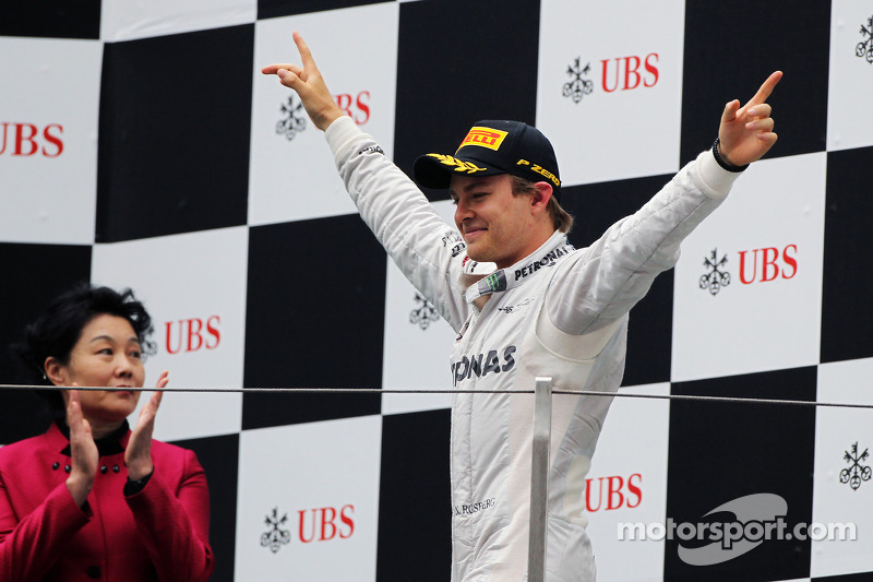 Podium: race winner Nico Rosberg, Mercedes AMG F1