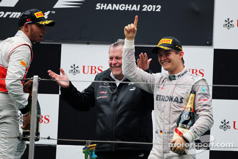 Podium: race winner Nico Rosberg, Mercedes AMG F1, third place Lewis Hamilton, McLaren and Norbert H