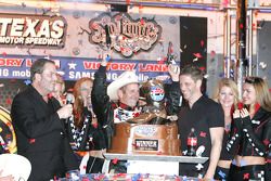 Victory lane: race winner Greg Biffle, Roush Fenway Racing Ford