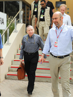 Jean Todt, FIA başkanı, ve Norman Howell, FIA Direktör, Communications (Right)