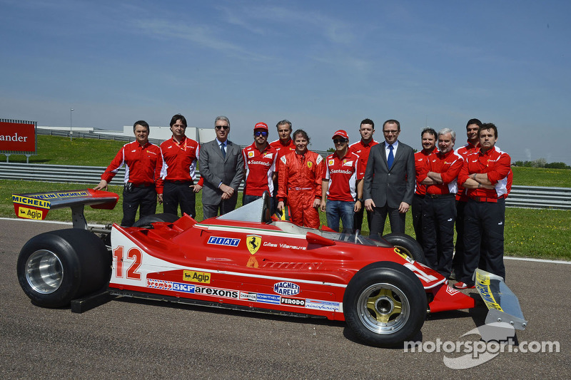 Fernando Alonso, Jacques Villeneuve, Luca di Montezemolo, Felipe Massa et Piero Ferrari avec la Ferrari 312 T4