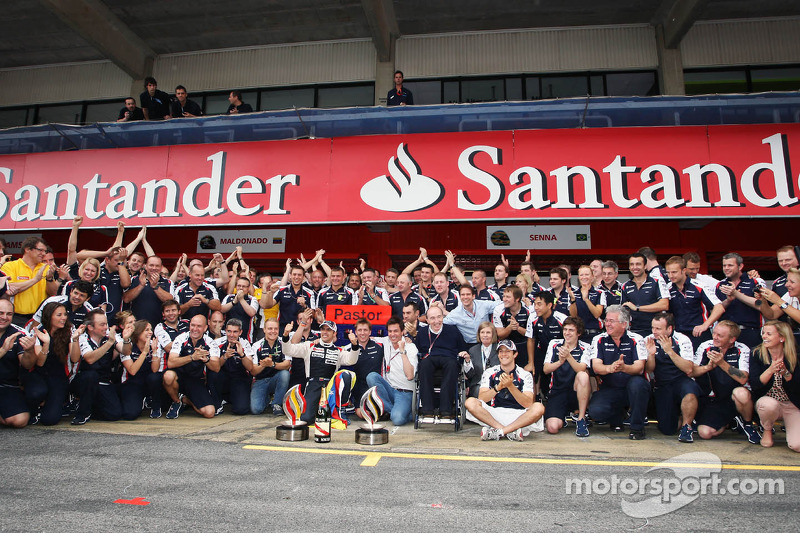 Williams F1 Team kutlama yapıyor Pastor Maldonado'in victory