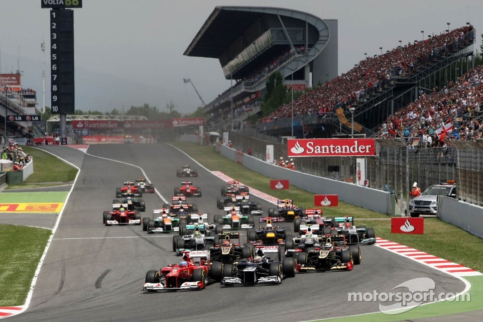 Start of the race, Fernando Alonso, Scuderia Ferrari and Pastor Maldonado, Williams F1 Team