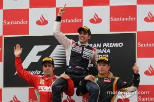 podium and results, 1st place Pastor Maldonado, Williams F1 Team with 2nd place Fernando Alonso, Scuderia Ferrari and 3rd place Kimi Raikkonen, Lotus Renault F1 Team