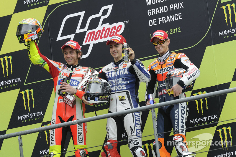 Podio: 1º Jorge Lorenzo, 2º Valentino Rossi, 3º Casey Stoner