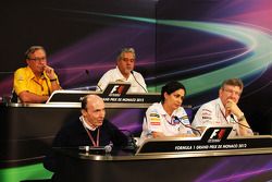 FIA Basın Toplantısı: Renault Sport F1 Managing Director; Dr. Vijay Mallya, Sahara Force India F1 Te