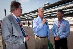 Honorary green flag ceremony: IMS executive Jeff Belskus, television and radio sports announcer Bob Jenkins and Chief Executive Officer of IndyCar Randy Bernard
