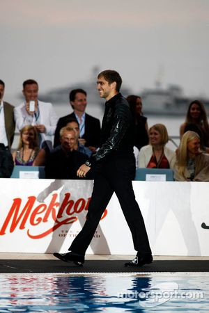 Vitaly Petrov, Caterham op de Amber Lounge Fashion Show