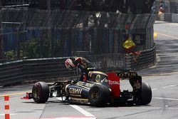 Romain Grosjean, Lotus F1, accidenté au départ de la course