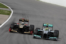 Nico Rosberg, Mercedes GP ve Kimi Raikkonen, Lotus F1 Team