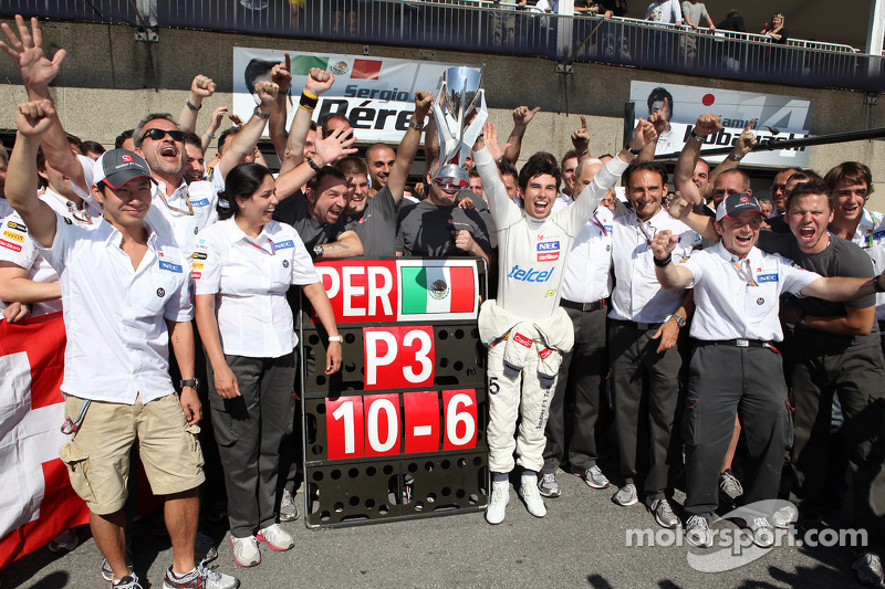 Kamui Kobayashi, Sauber F1 Team F1 Team with 3rd place Sergio Perez, Sauber F1 Team F1 Team with the team and Peter Sauber F1 Team