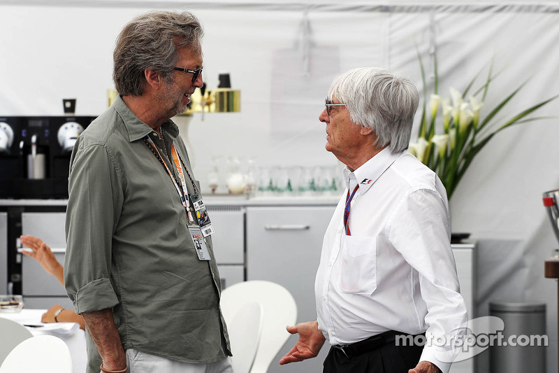 Eric Clapton, rocklegende met Bernie Ecclestone, CEO Formula One Group