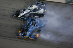 Ryan Briscoe, Team Penske Chevrolet and Josef Newgarden, Sarah Fisher Hartman Racing Honda crash