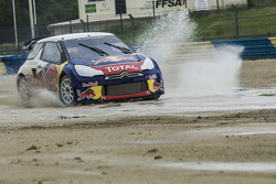 Sébastien Loeb teste la Citroën DS3 spécialement préparée pour les X-Games