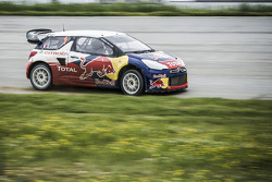 Sébastien Loeb teste la Citroën DS3 spécialement préparée pour les X-Games