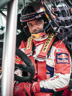 Sébastien Loeb teste la Citroën DS3 spécialement préparée pour les X-Games