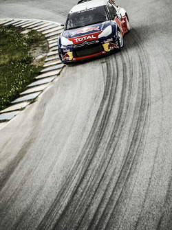 Sébastien Loeb teste la Citroën DS3 spécialement préparée pour les X-Games