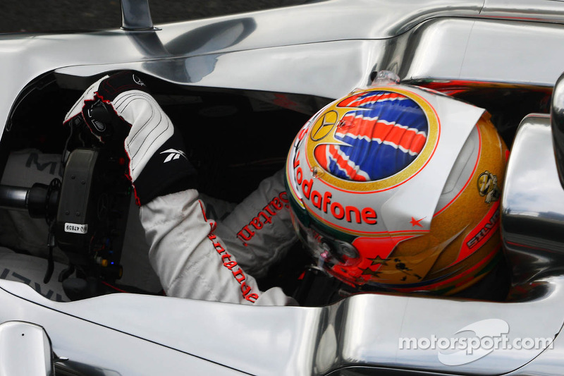 Lewis Hamilton, McLaren wears a star on his helmet for Maria De Villota, Marussia F1 Team Test Driver