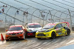 Andy Scott, David Binks and Tanner Foust race for position