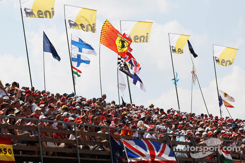 Des fans dans la tribune