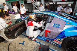 Pit stop practice for #21 Hitotsuyama Racing Audi R8 LMS: Cyndie Allemann, Akihiro Tsuzuki