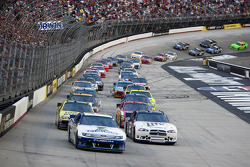 Start: Casey Mears leads