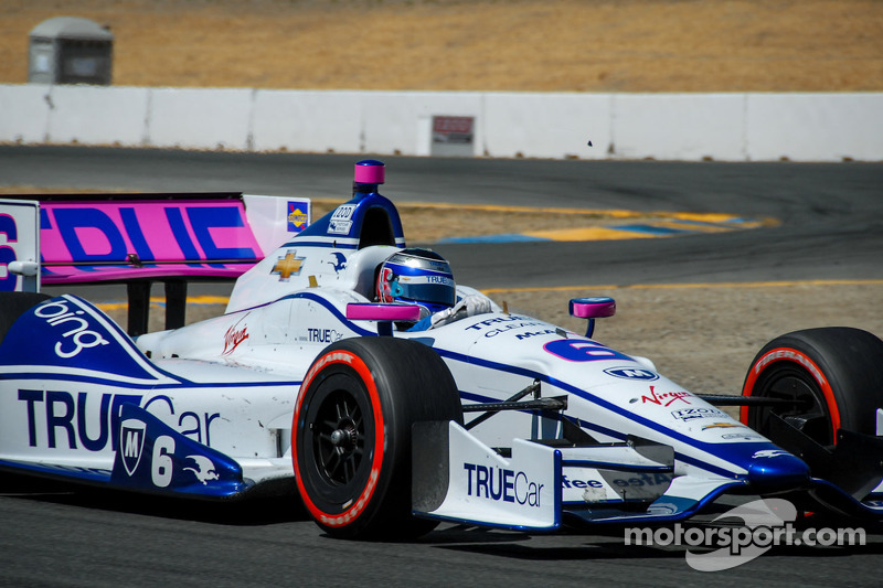 ...en Sonoma 2012 su IndyCar también tenía detalles rosas