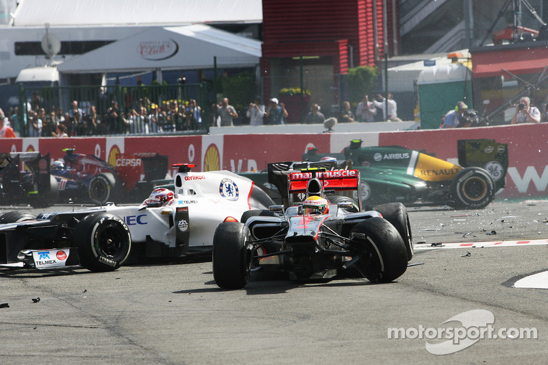 A crash at the start involving Lewis Hamilton, Kamui Kobayashi, Sauber