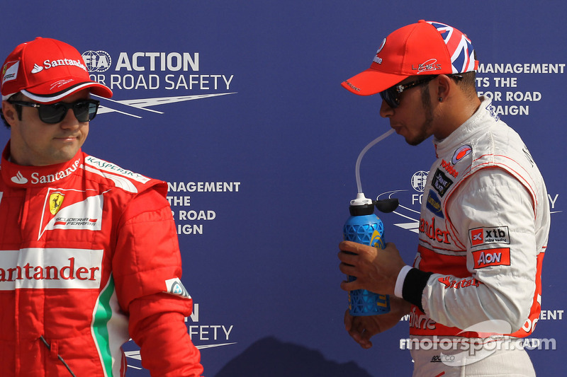 Pole para Lewis Hamilton, McLaren Mercedes; Felipe Massa, Scuderia Ferrari, tercero