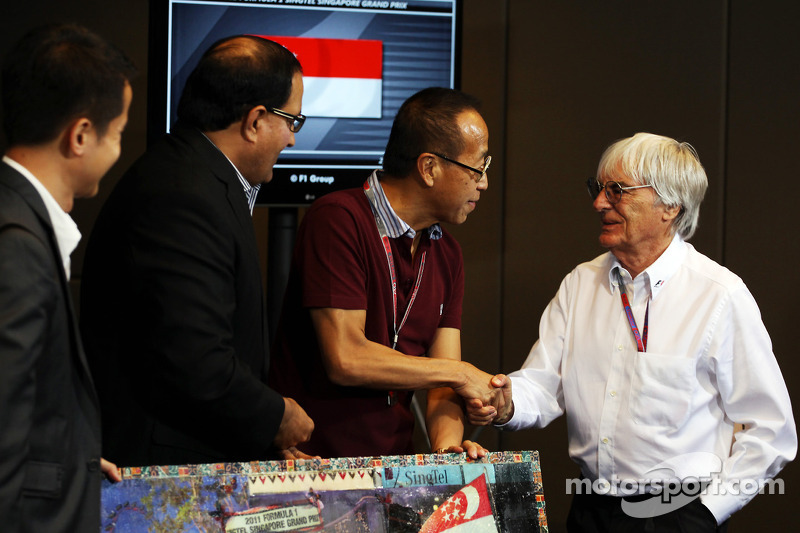 f1-singapore-gp-2012-singapore-gp-announces-a-five-year-extension-to-the-current-contract.jpg