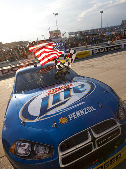 Race winner Brad Keselowski, Penske Racing Dodge