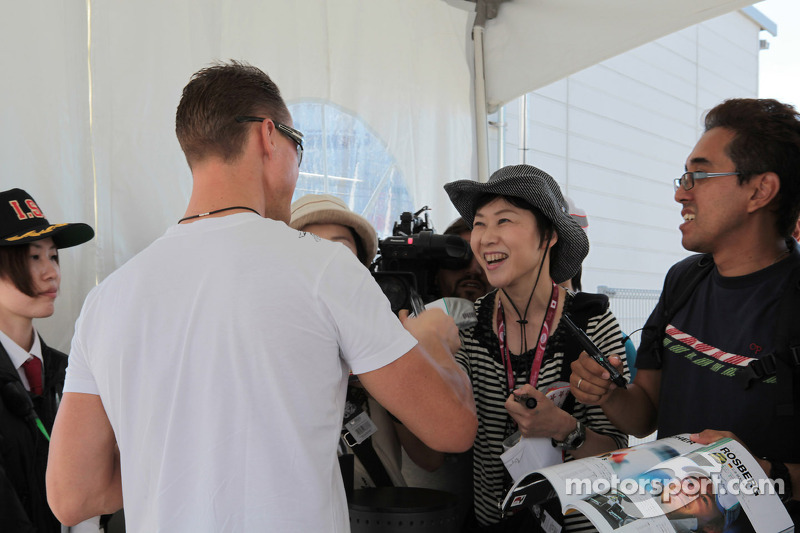Michael Schumacher, Mercedes AMG Petronas con fans