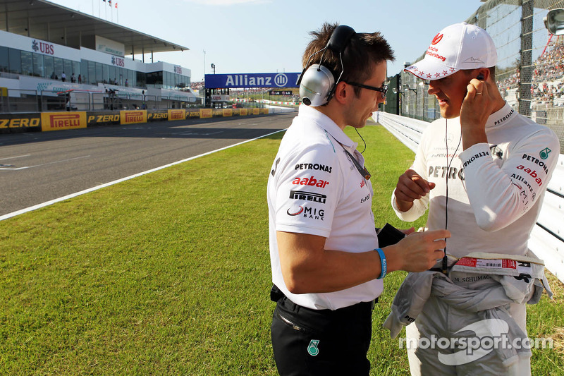 Michael Schumacher, Mercedes AMG F1 en la parrilla