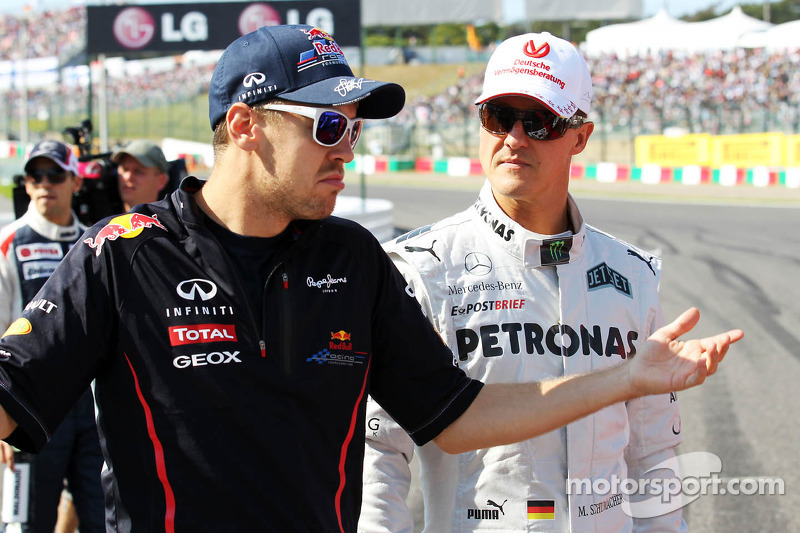 Sebastian Vettel, Red Bull Racing ve Michael Schumacher, Mercedes AMG F1 pilotlar geçit töreninde