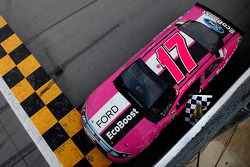 Race winner Matt Kenseth, Roush Fenway Racing Ford celebrates